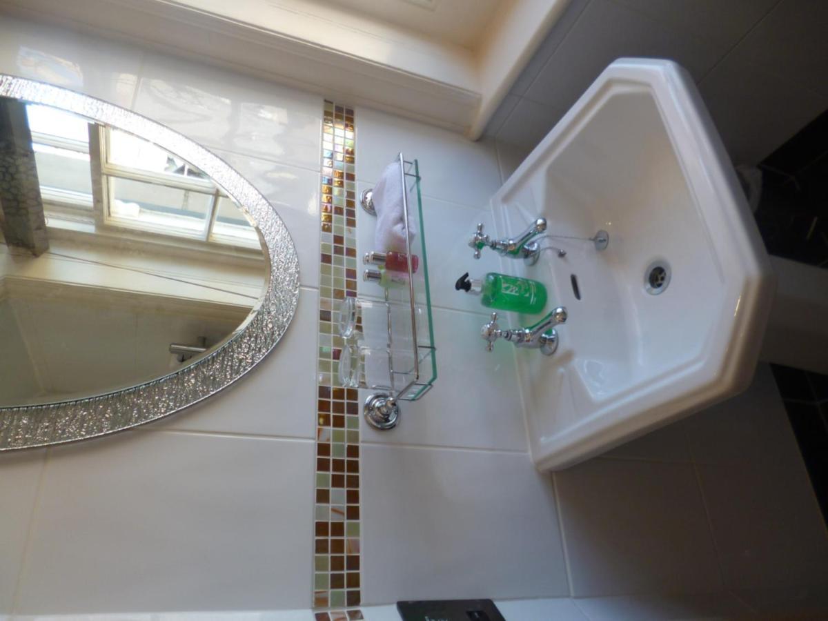 Castle Hotel Aberystwyth Ngoại thất bức ảnh