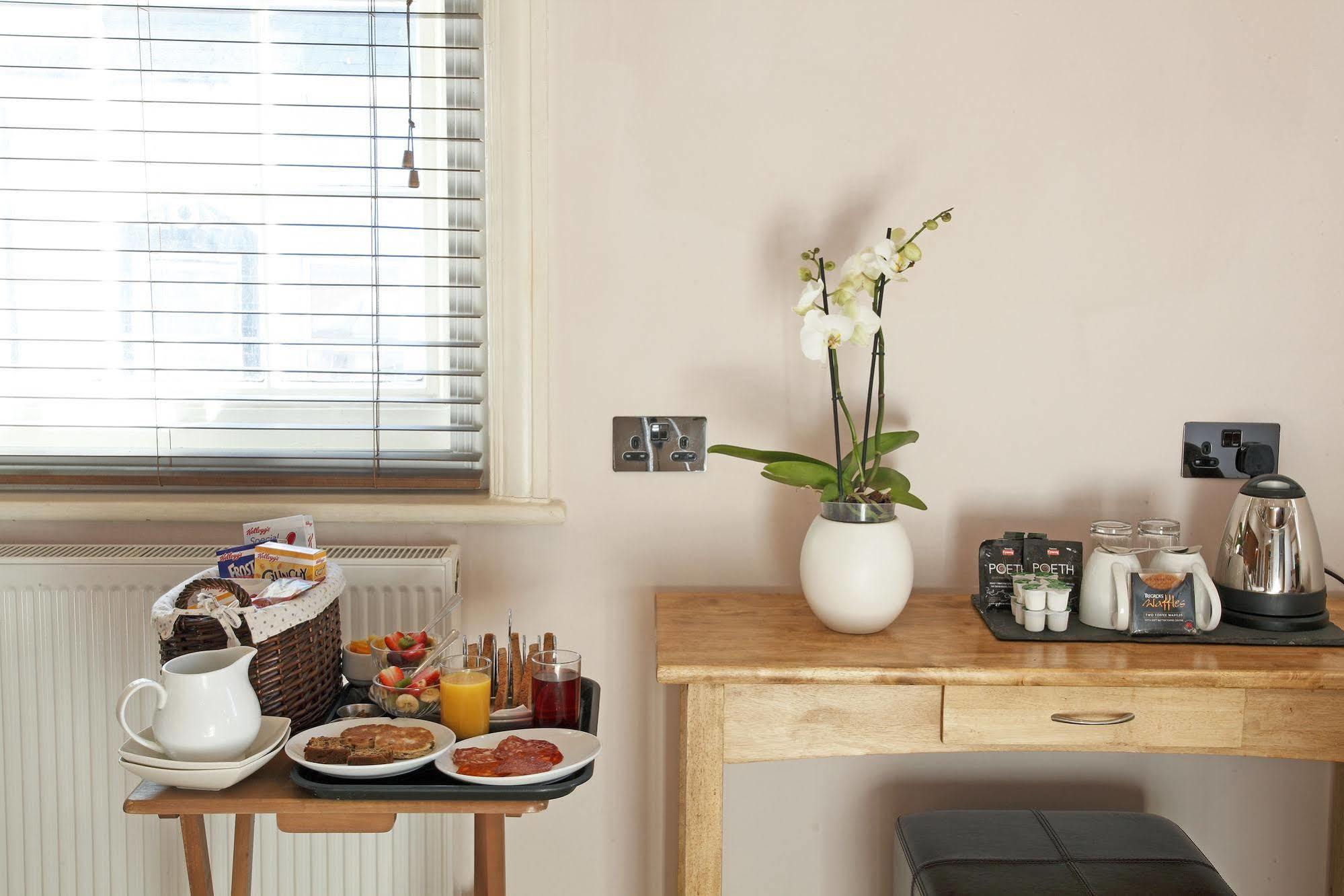 Castle Hotel Aberystwyth Ngoại thất bức ảnh
